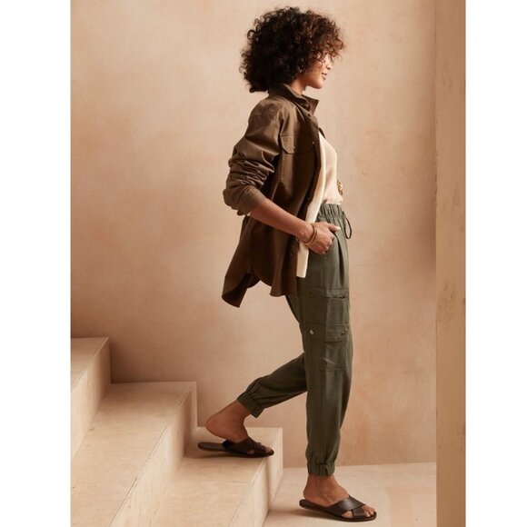 NWT Banana Republic Tencel Cargo Jogger, Steel Green, Size Petite S - Picture 1 of 4